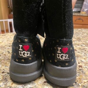 Super cute I love UGGs boots size 5